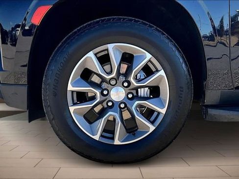 Used 2022 Chevrolet Tahoe LT w/ LT Signature Plus Package image 9