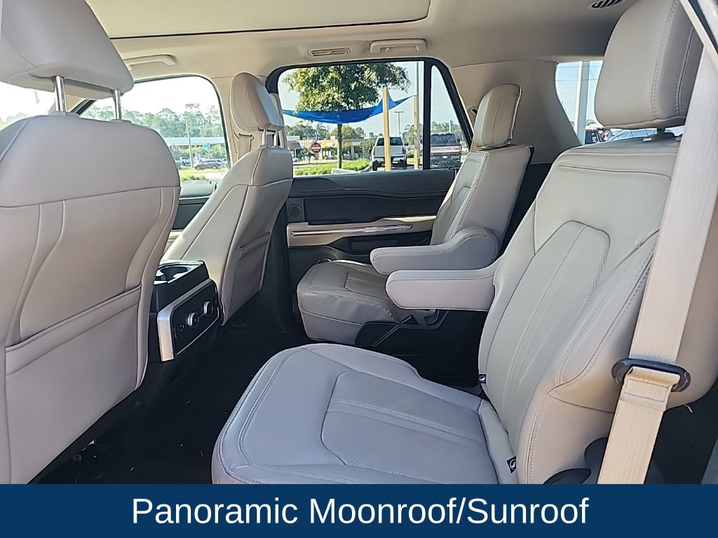 Used 2022 Ford Expedition Limited RWD image 4