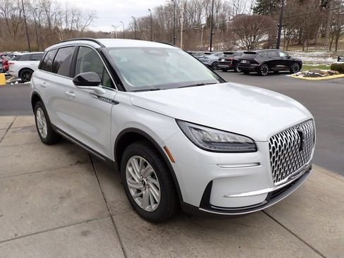 New 2026 Lincoln Corsair Premiere image 8