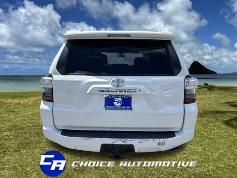 Used 2018 Toyota 4Runner SR5 image 6