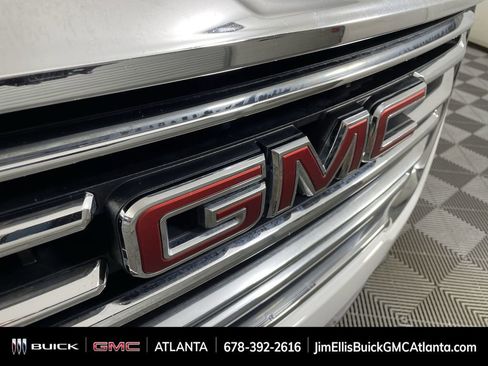 Used 2023 GMC Terrain SLT image 30