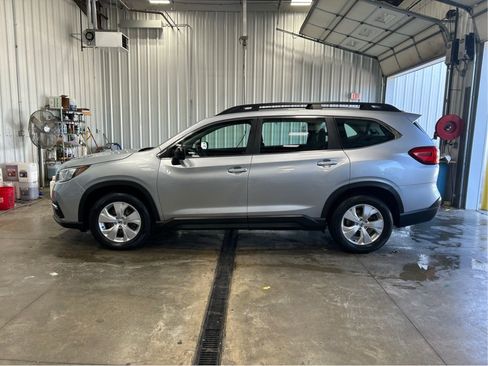 Used 2021 Subaru Ascent 8-Passenger AWD/4WD image 2