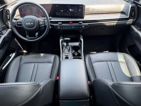 Used 2025 Kia Sorento EX w/ Panoramic Sunroof Package FWD image 19