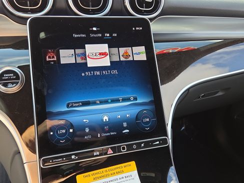 Used 2025 Mercedes-Benz GLC 300 image 14