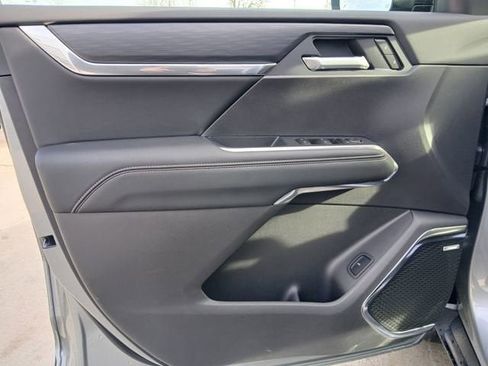 New 2026 GMC Acadia Elevation w/ Elevation Premium Package AWD/4WD image 11
