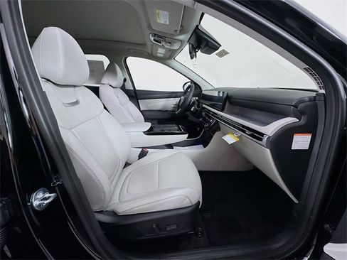 New 2026 Hyundai Tucson Limited image 48