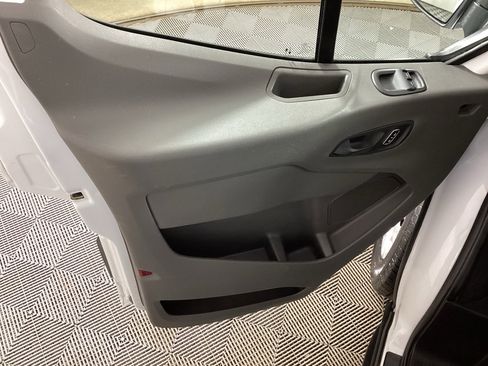 Used 2023 Ford Transit 350 XLT image 19