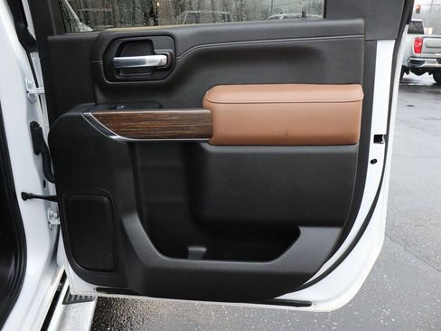 Used 2023 Chevrolet Silverado 3500 High Country w/ Z71 Off-Road Package image 30