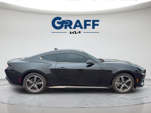 Used 2025 Ford Mustang Premium RWD image 9