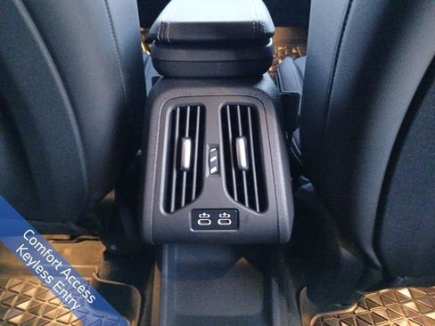 Certified 2025 BMW X1 xDrive28i w/ M Sport Package image 15