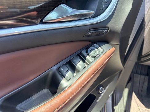 Used 2020 Buick Enclave Avenir w/ Avenir Technology Package FWD image 6