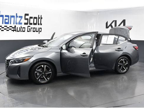 Used 2024 Nissan Sentra SV image 34