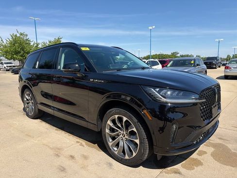 New 2026 Lincoln Aviator AWD w/ Jet Appearance Package image 3