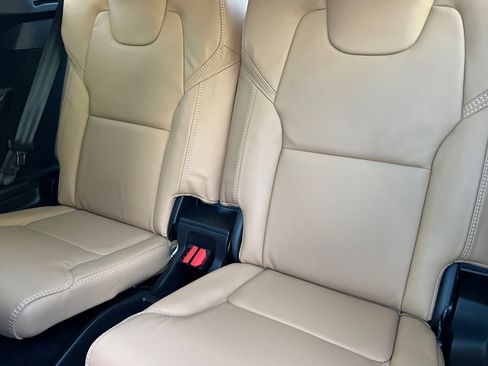 Certified 2023 Volvo XC90 B6 Ultimate image 18