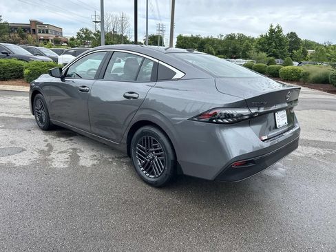 New 2026 Nissan Sentra SV w/ SV Convenience Package FWD image 5