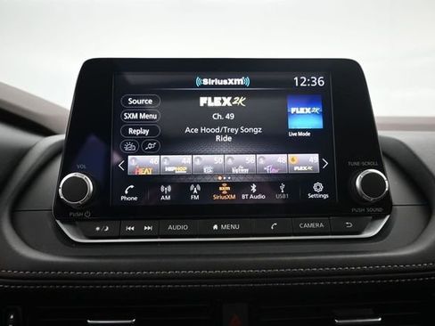 Used 2023 Nissan Rogue SL AWD/4WD image 14