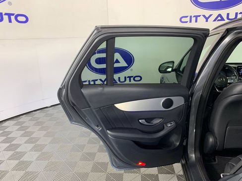 Used 2020 Mercedes-Benz GLC 300 image 30