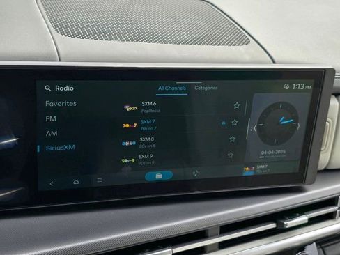 Certified 2025 Hyundai Santa Fe SEL image 9