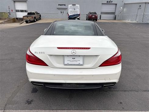 Used 2015 Mercedes-Benz SL 550 image 3