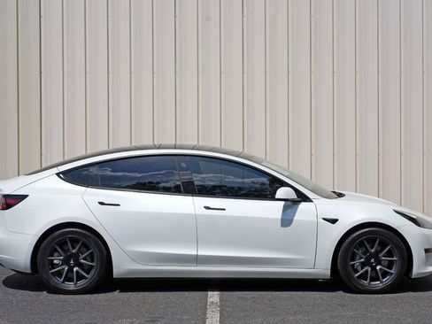 Used 2022 Tesla Model 3 Long Range AWD/4WD image 55