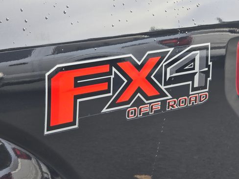 Used 2015 Ford F150 Platinum w/ Technology Package image 10