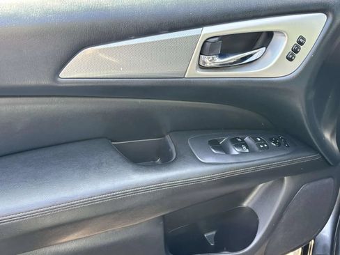 Used 2017 Nissan Pathfinder SL w/ SL Premium Package AWD/4WD image 17