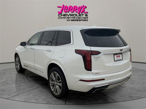 Used 2023 Cadillac XT6 Premium Luxury image 3