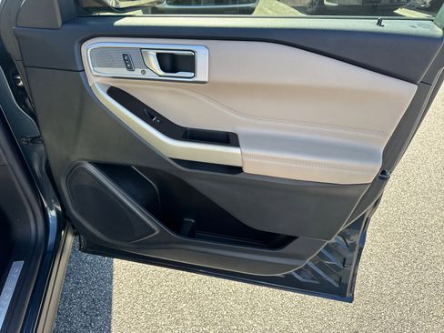 Used 2022 Ford Explorer Limited w/ Equipment Group 301A image 14