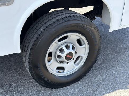 Used 2024 GMC Sierra 2500 Pro w/ Convenience Package image 12