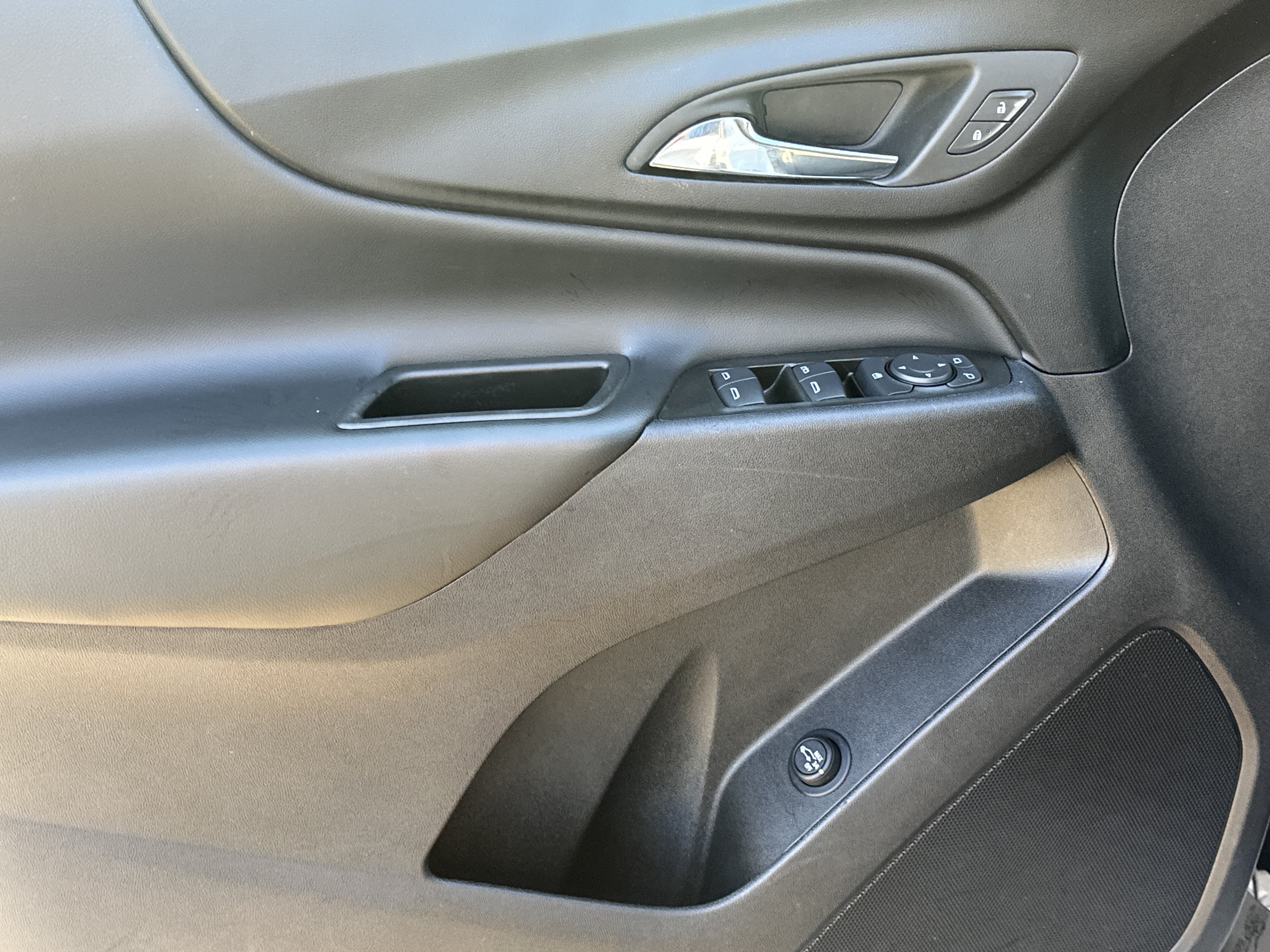 Used 2024 Chevrolet Equinox LT AWD/4WD image 10