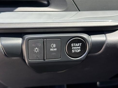 Certified 2025 Porsche 911 Carrera GTS RWD image 28