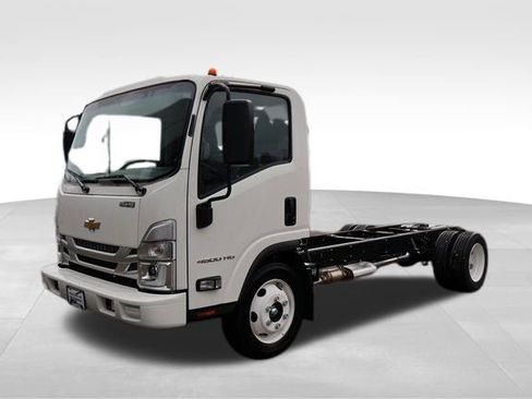 New 2025 Chevrolet Low Cab Forward image 8