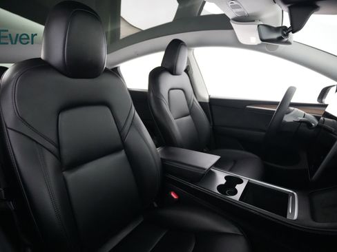 Used 2025 Tesla Model Y Long Range RWD image 23