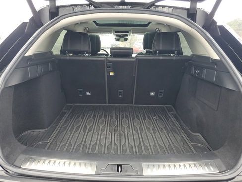 Used 2019 Land Rover Range Rover Velar S image 9