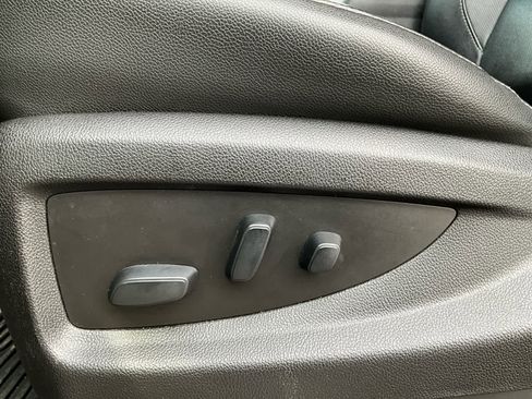 Used 2019 GMC Yukon XL SLT w/ Open Road Package image 23