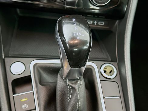 Used 2024 Volkswagen Jetta SE image 24