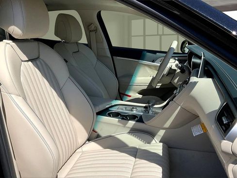 New 2026 Genesis G70 2.5T Prestige image 10