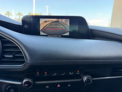 Used 2019 MAZDA MAZDA3 Sedan FWD image 29
