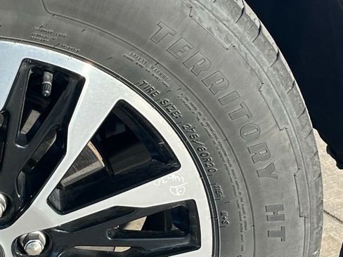 Used 2025 Ford Expedition Max Platinum AWD/4WD image 10