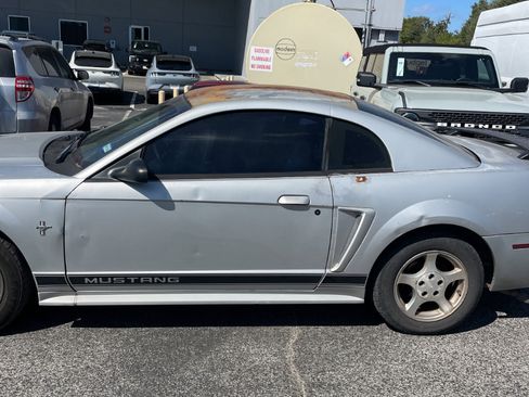 Used 2002 Ford Mustang Coupe image 5