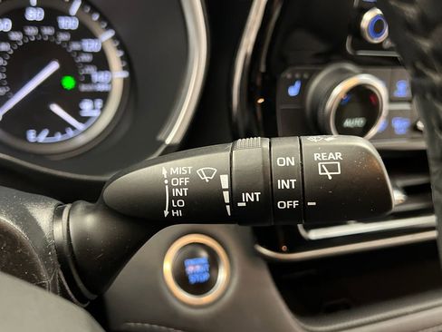 Used 2020 Toyota Highlander XLE image 47