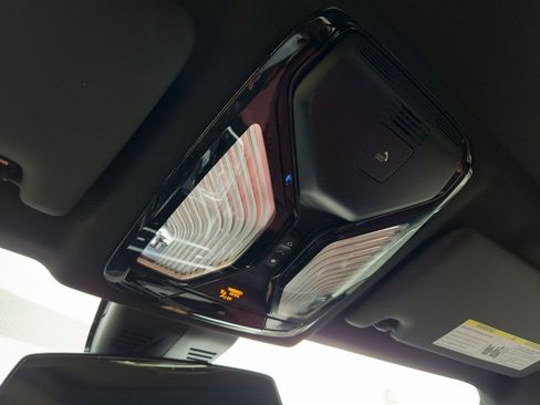 Used 2022 BMW 330e w/ Driving Assistance Package image 19