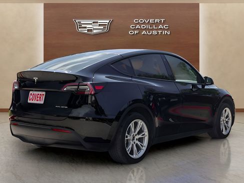 Used 2022 Tesla Model Y Long Range AWD/4WD image 4