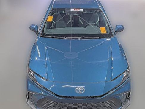 Used 2025 Toyota Camry SE w/ Multimedia Upgrade Package image 18