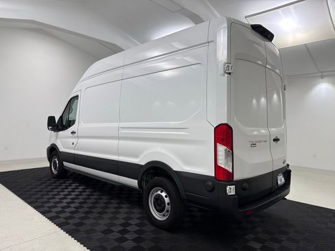 Used 2024 Ford Transit 250 148 High Roof RWD image 5