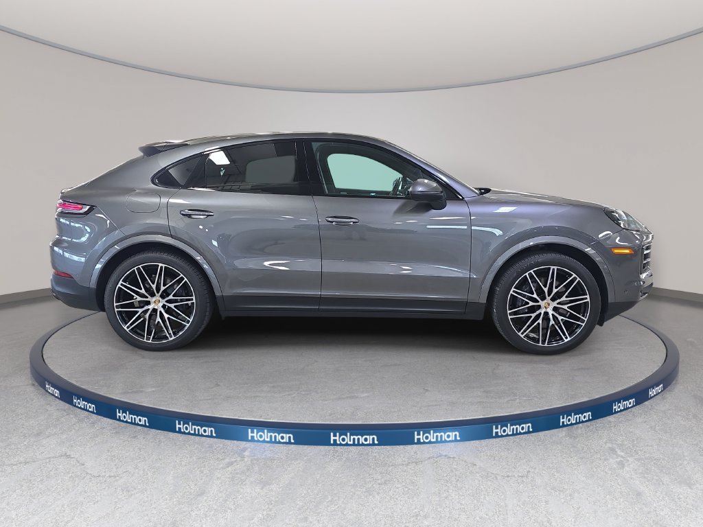 Used 2024 Porsche Cayenne Coupe AWD/4WD image 6