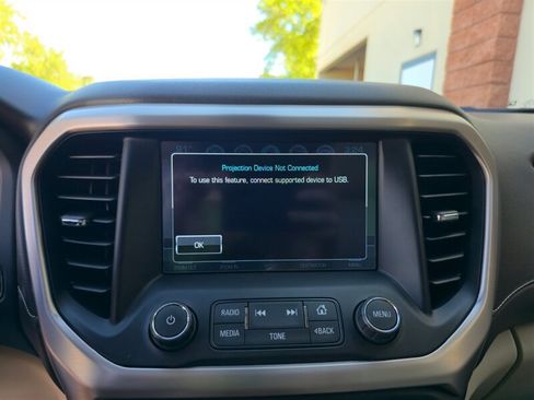Used 2019 GMC Acadia Denali w/ Technology Package FWD image 22