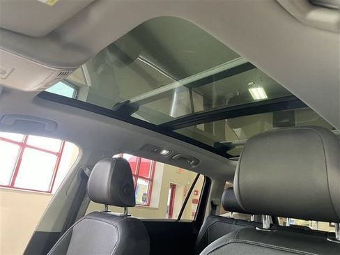 Used 2020 Volkswagen Tiguan SE AWD/4WD image 20