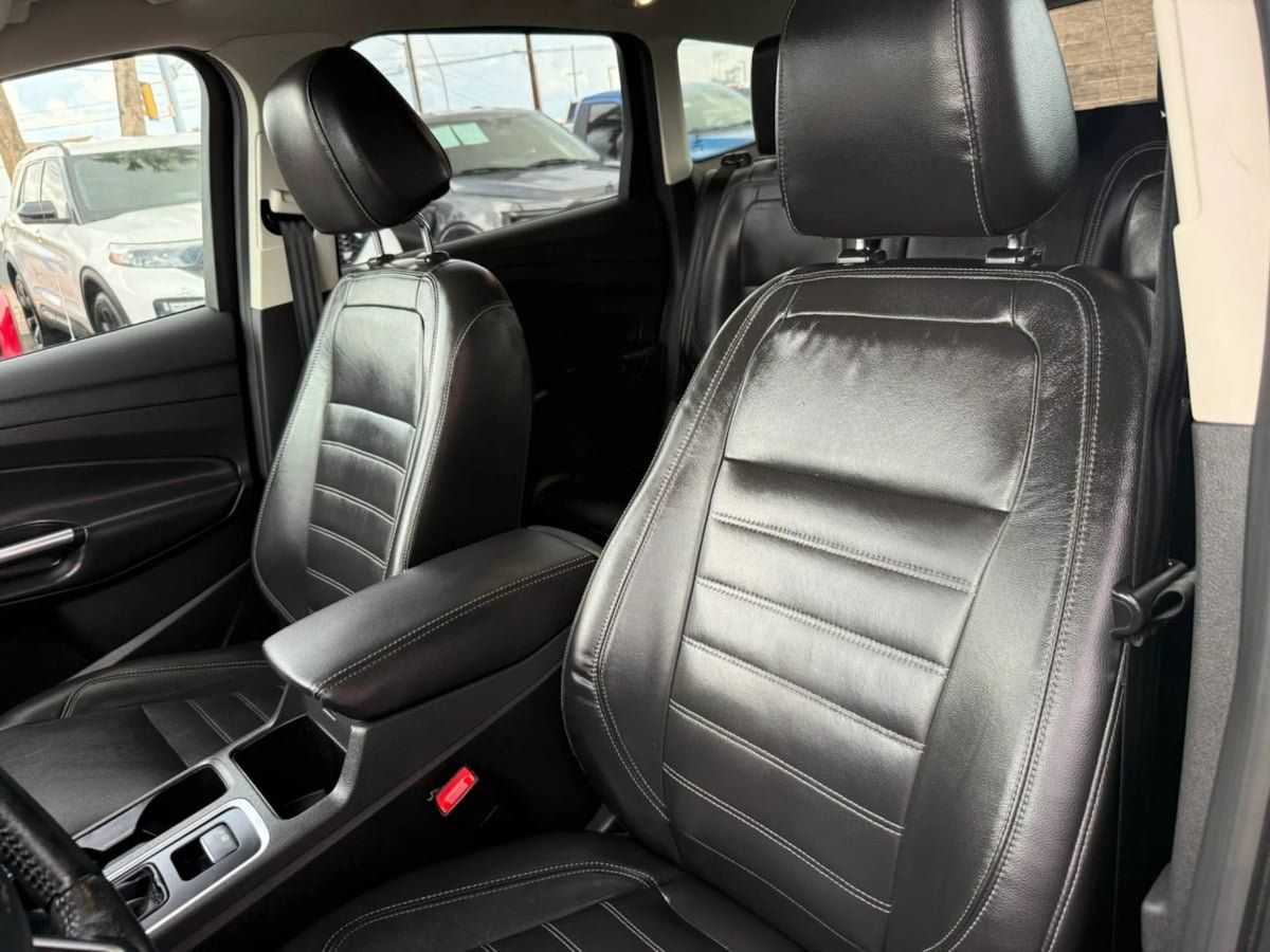 Used 2017 Ford Escape Titanium FWD image 38