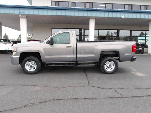 Used 2017 Chevrolet Silverado 2500 W/T AWD/4WD image 2